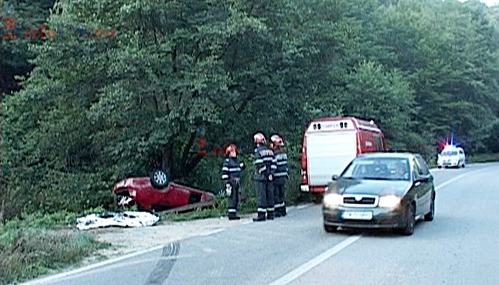 VIDEO EXCLUSIV FOTOGALERIE  Grav accident de circulație în Caraș Severin cu jandarm beat la volan