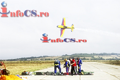 Miting aviatic cu avioane, elicoptere, paraşutişti, parapante şi baloane cu aer cald, la Caransebeş