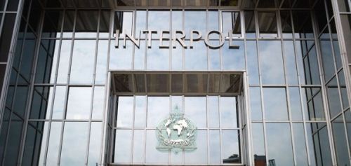 Interpol: Aproximativ 12 la suta dintre urmaritii la nivel mondial sunt romani
