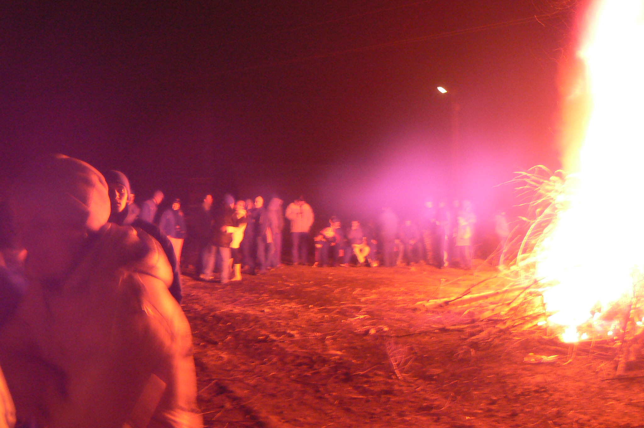 VIDEO Focuri în ajunul ajunului de Crăciun în satele din Banatul Montan