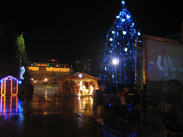 La Reșița, a fost pornit iluminatul festiv de sărbători