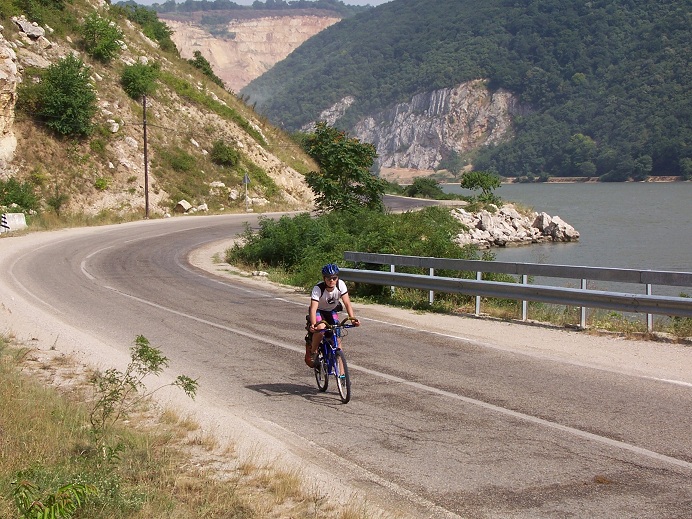VIDEO Orăvițenii au dat startul Turului de investigare a Dunării pe bicicletă!