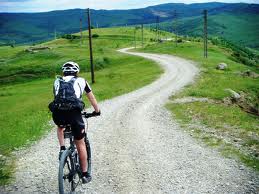 Turist pe bicicletă pierdut în Munții Semenic