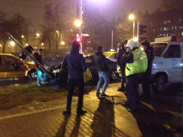 Doi iezi cucuieți din Reșița s-au ciocnit aseară cu mașinile în Timișoara
