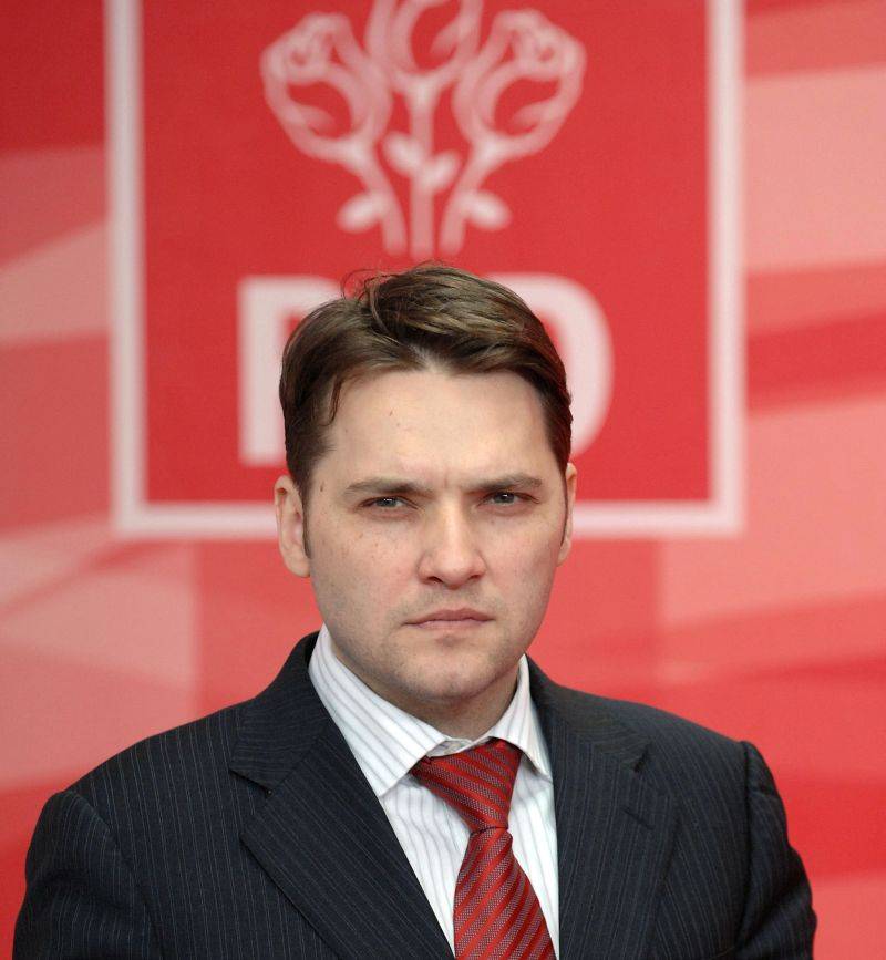 VIDEO Ministrul Șova la Reșița: Venit, văzut, spus și plecat – Bani, doar pentru gropi – și nici aceia suficienți la Reșița și în Caraş-Severin