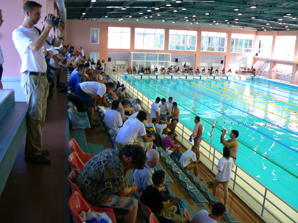 Copiii înotători ai Reşiţei se remarcă la concursuri naţionale şi internaţionale