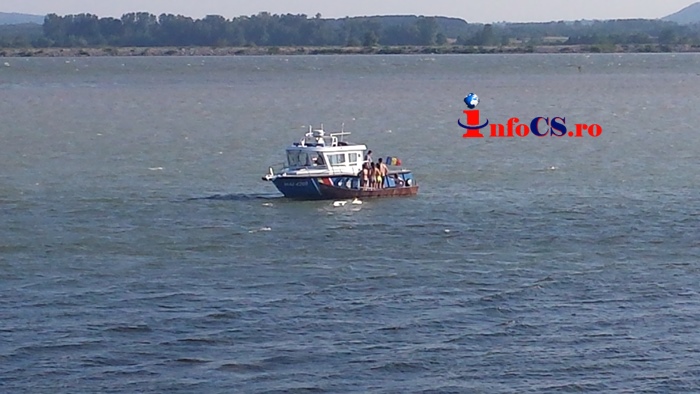 Pescari aflaţi în dificultate pe fluviul Dunărea, aduşi în siguranţă la mal