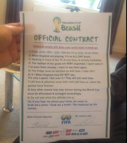 Și-a pus soția să semneze un contract de ”bună purtare” pe durata Cupei Mondiale