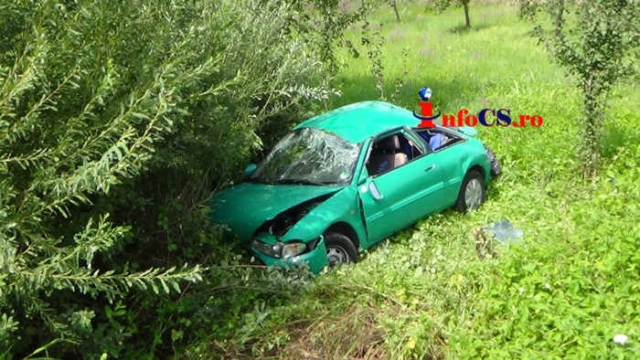 VIDEO Accident spectaculos pe DN 58 cu un șofer tânăr și norocos care a avut zile