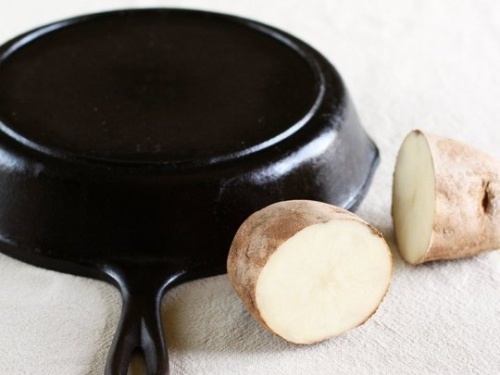 Alimentul banal care te ajută să scapi de rugină – cartoful