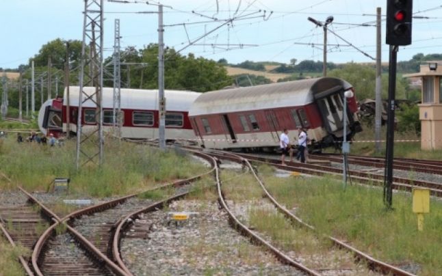 UPDATE  A deraiat acceleratul București – Timisoara între Herculane și Topleț