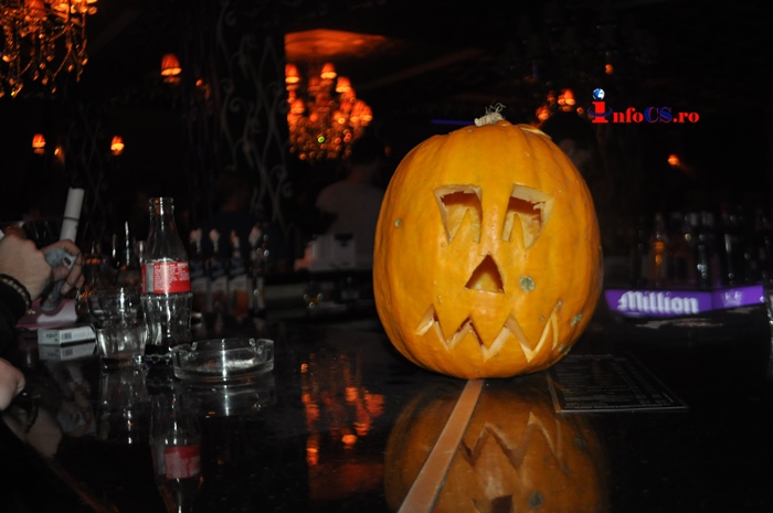 VIDEO FOTOALBUM Noaptea de Halloween a fost „de groază” la Reșița