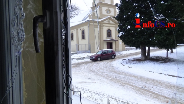 VIDEO EXCLUSIV Casa parohiala din Bocșa colindată de hoți