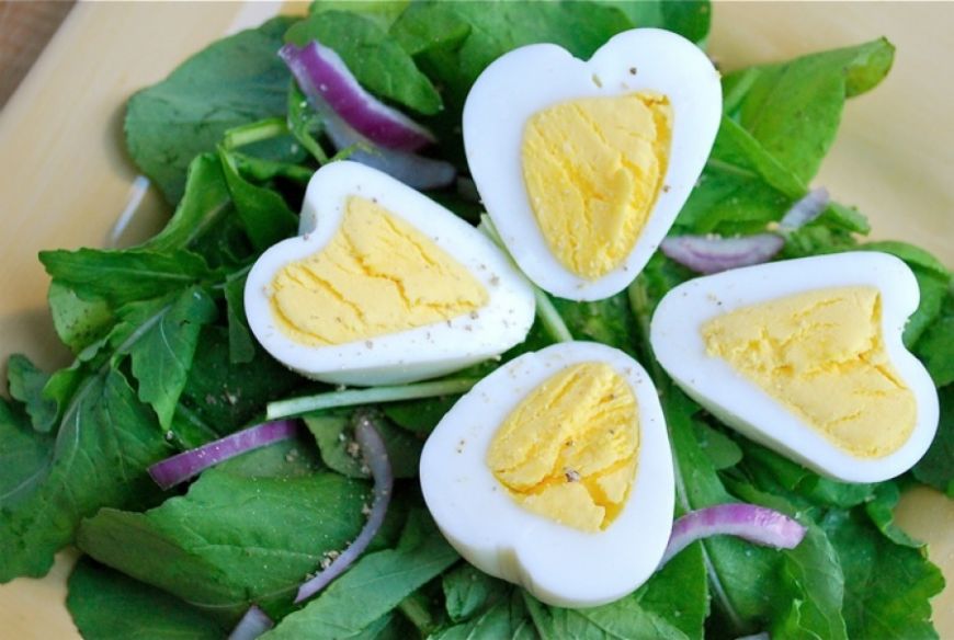 Sănătatea din farfurie: Ce se întâmplă cu tine dacă mănânci un ou pe zi?