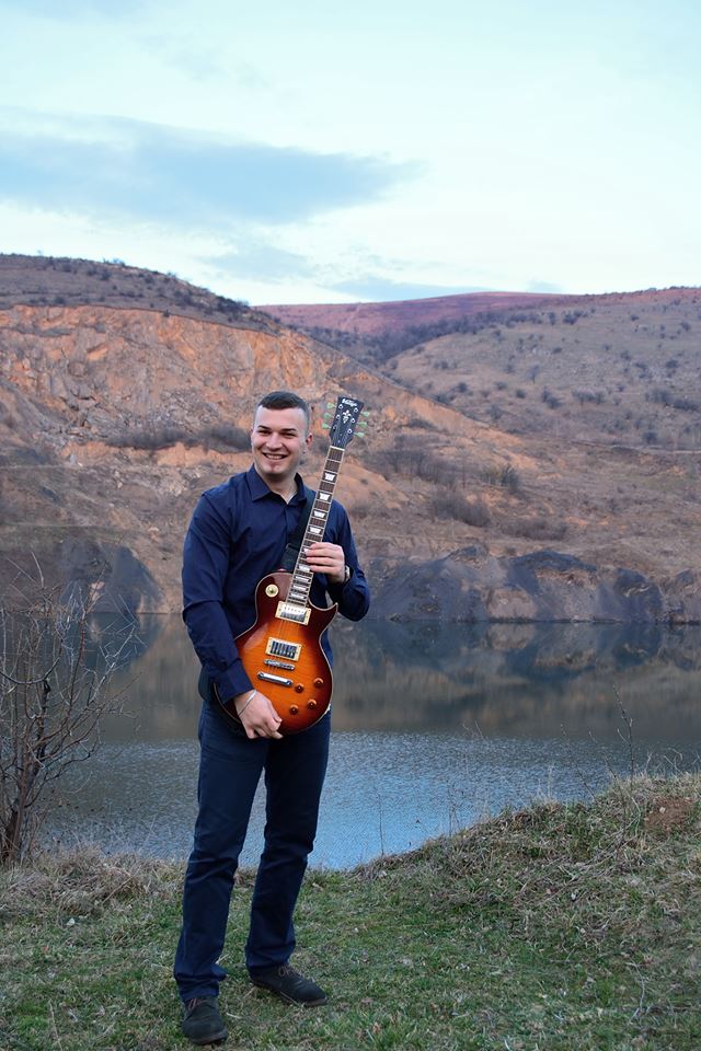 VIDEO Debut de autor: Reșițeanul nostru, Vlad Crânganu- de la rock la blues şi înapoi, la rock