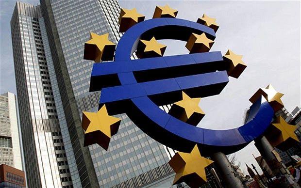 Euro a frânat la 4,52 lei
