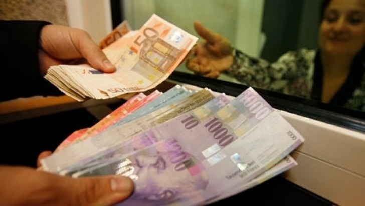 Francul elveţian a scăzut cu 5,5 bani, în 9 zile