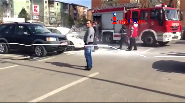 VIDEO Ghinion curat; i-a luat foc mașina în parcare la Kaufland