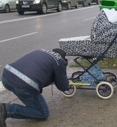 Bebeluș accidentat cu mașina la Oravița