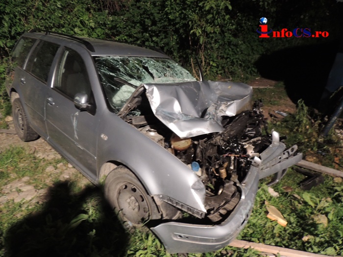 FOTO O tânără șoferiță de numai 19 ani, a murit aseară într-un accident la Măru