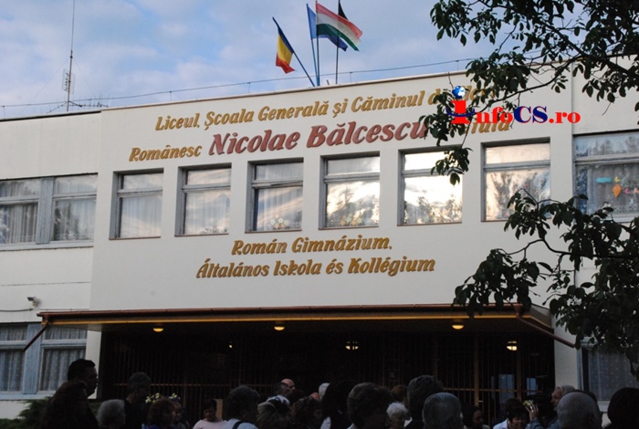 Liceul „Nicolae Bălcescu”  din Gyula (Ungaria), la aniversarea a 65 de ani de la înființare