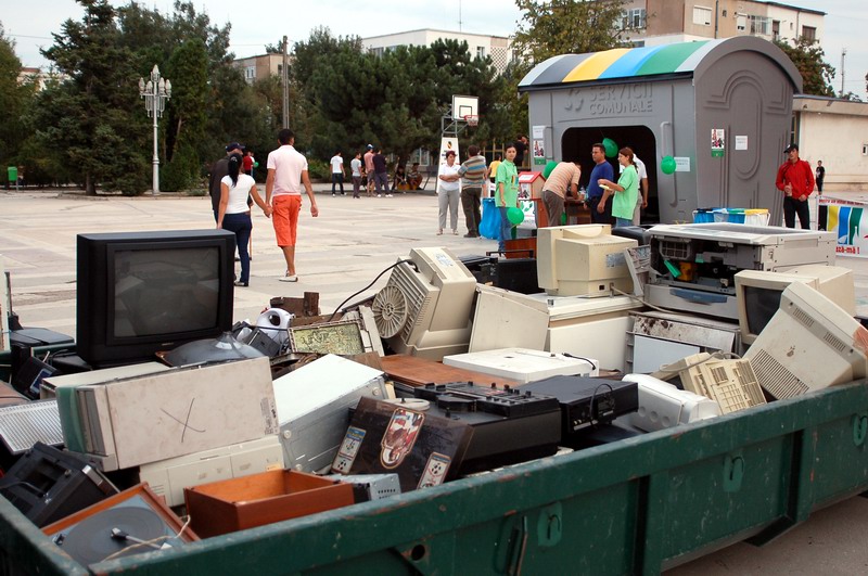 Campanie de colectare, de la domiciliu, a deşeurilor provenite de la echipamente electrice şi electronice