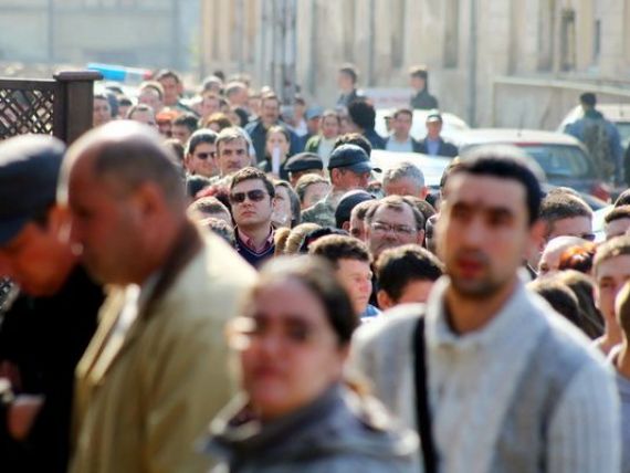 Peste 200 de români care lucrează în Italia, înșelați de o firmă românească de recrutare