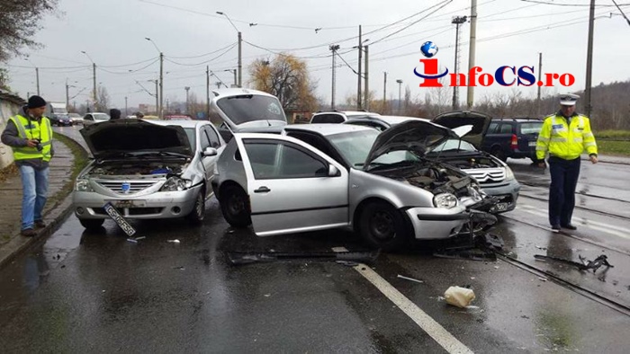 VIDEO Grav accident de circulație la Reșița cu 3 mașini și circulație îngreunată
