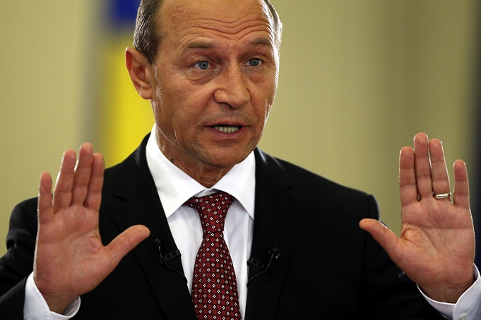 Traian Băsescu îl ATENȚIONEAZĂ pe Klaus Iohannis: ‘Referendumul riscă să fie INVALIDAT’