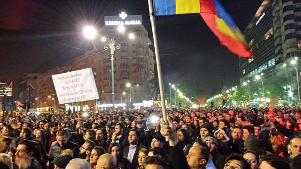 „Românii își vor lua țara înapoi, oricât vreți voi să vă opuneți”