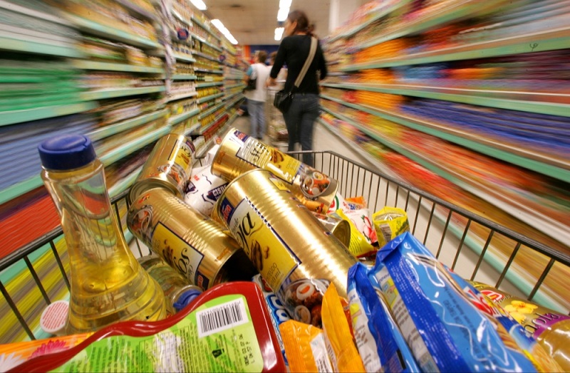 Cum ne manipuleaza supermarketurile ca sa cumparam inutil