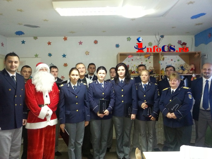 Reprezentanţii S.N.P.P.C ai Poliţiei de Frontieră Caraş-Severin alături de copiii cu nevoi speciale