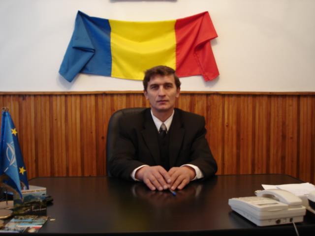 Doi primari lasati fara scaune:  Primarii Scorobete și Verindeanu au fost demisi