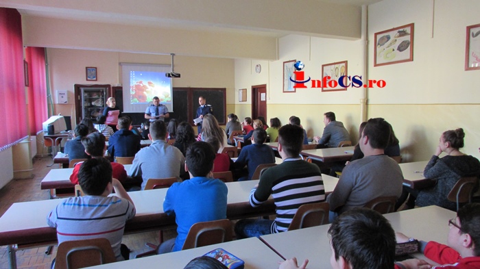 „Ziua internaţională pentru nonviolenţă în şcoală” marcată de poliţiştii din Caraş-Severin