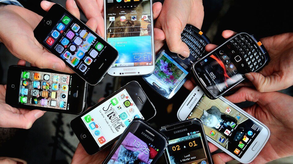 Telefonia mobila, serviciul reclamat cel mai des la ANCOM in anul 2015