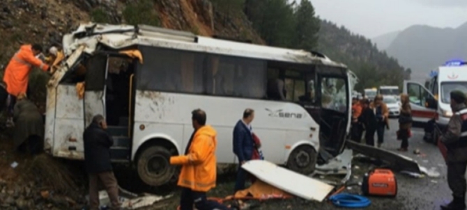 VIDEO Grav accident cu autocar cu români în Turcia – 2 morți și 14 răniți – 5 dintre răniți sunt din Oțelu Roșu