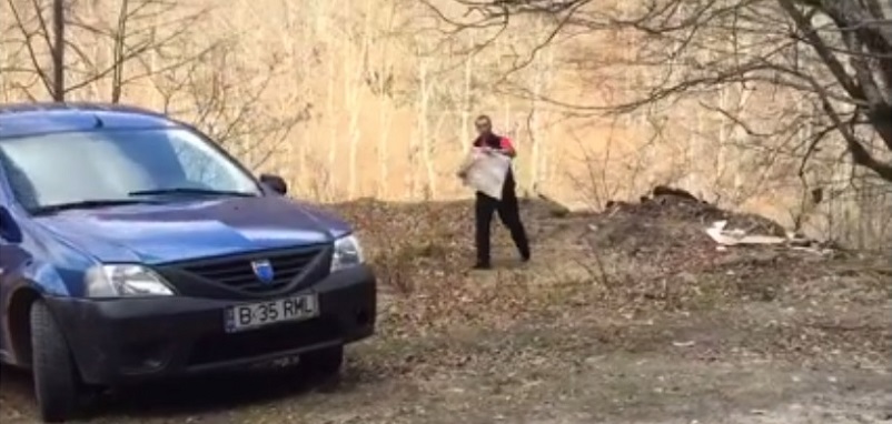 VIDEO Un gunoi cu chip uman face românii și România de râs – Distribuie mai departe