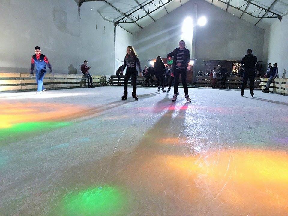Weekend pe patine cu transport gratuit la Oravița