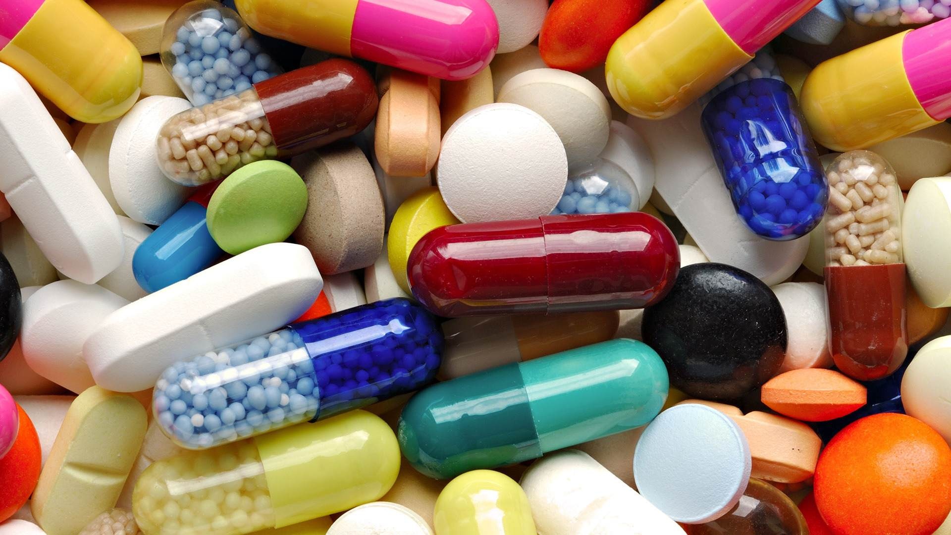 Rămânem fără medicamente ieftine în farmacii. Ce fac autorităţile?
