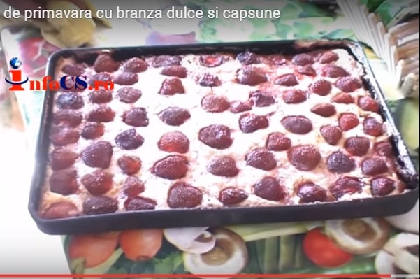 VIDEO Prajitură de primăvară cu brânză și căpșuni
