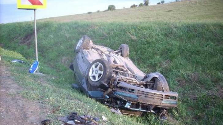 La Obreja într-o gradină, s-a răsturnat o mașină – Accident