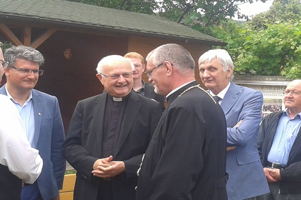 Excelența Sa, Episcopul Robert Zollitsch, în vizita la Resita