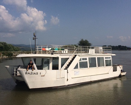 VIDEO Turiștii sunt invitați la plimbare pe Dunăre cu catamaranul BAZIAȘ 1