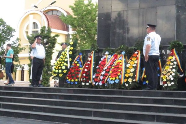 VIDEO ”Ziua Eroilor” a fost comemorată azi la Reșița în prezența oficialităților locale și a reșițenilor