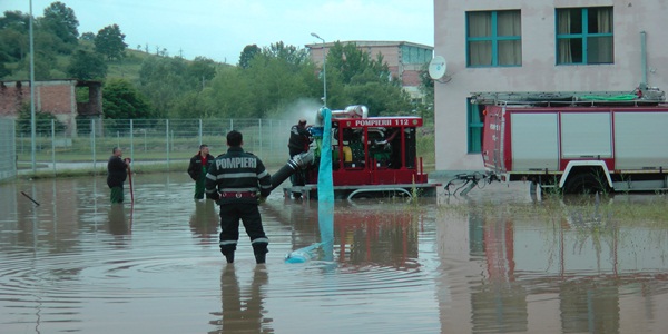 VIDEO Valea Țerovei a fost inundată de ploile din ultimele 24 de ore