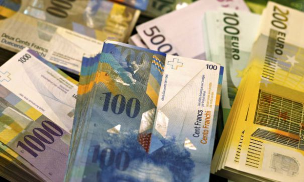 A atins apogeul – Francul elvețian egalează maximul din acest an