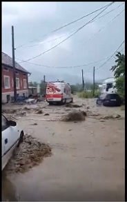 VIDEO Ploaia a făcut ravagii la Rusca Teregova – Apa a intrat în mai multe gospodării