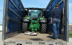 tractor furat