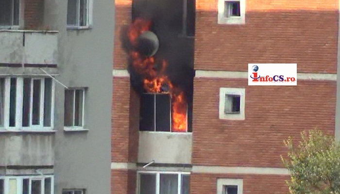 EXCLUSIV VIDEO La un pas de tragedie – Incendiu de apartament la Resita