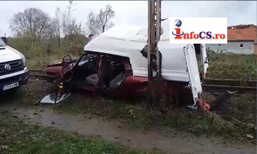 Grav accident de circulaţie la Bocşa în judeţul Caras Severin, Un tren a lovit un autoturism